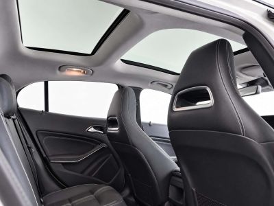 Mercedes-Benz GLA 180 Panorama / Αυτόματο 