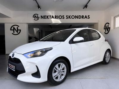 Toyota Yaris Hybrid / Active 