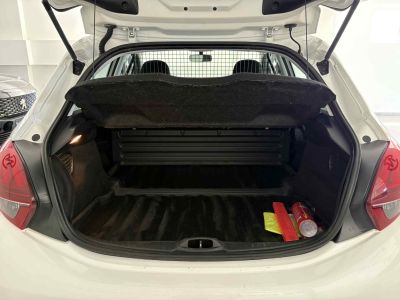 Peugeot 208 Blue HDI Pro Active 