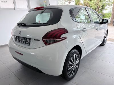 Peugeot 208 Van