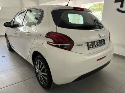 Peugeot 208 Blue HDI Pro Active 
