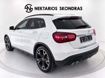 Mercedes-Benz GLA 180 Panorama / Αυτόματο 