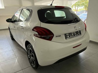 Peugeot 208 Blue HDI Pro Active
