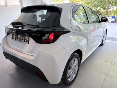 Toyota Yaris Hybrid / Active 