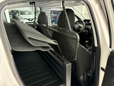 Peugeot 208 Blue HDI Pro Active