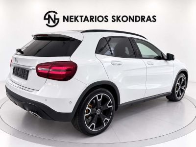 Mercedes-Benz GLA 180 Panorama / Αυτόματο 